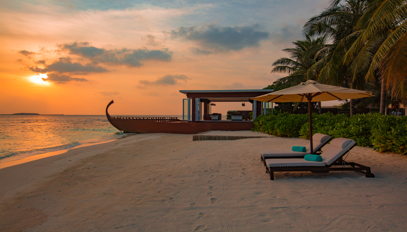 Atardecer en la playa Hotel Ozen Reserve Bolifushi