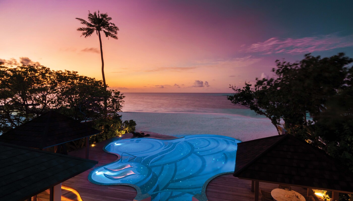 Hotel Atmosphere Kanifushi - piscina de residece al atardecer